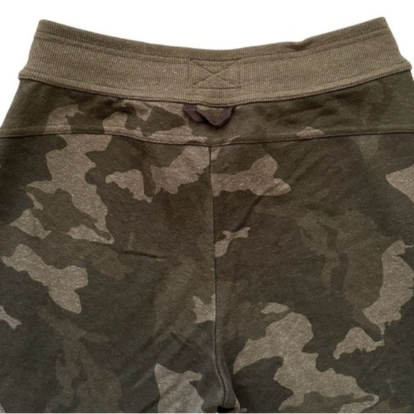prAna Wm’s Cozy Up Ankle Cropped Sweat Pant Jogger Green Camo Sz Small NWT - Picture 4 of 13